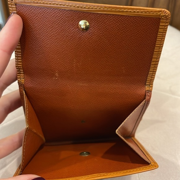 Louis Vuitton Epi Noe Wallet - Picture 11 of 16